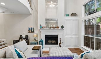 4147 Towne Green Cir, Addison, TX 75001