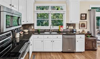 827 Anns Ct, Asheboro, NC 27205