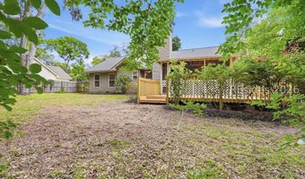 16 Sherwood Ln, Beaufort, SC 29907