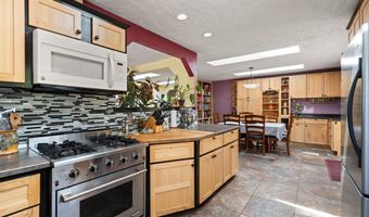 2140 N Valley View Rd, Ashland, OR 97520