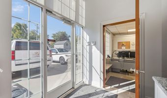 218 S Main St, Almont, MI 48003