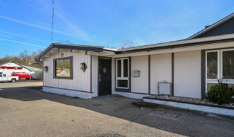 617 Green Blvd, Aurora, IN 47001