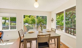 1105 Ivy Ln, Ashland, OR 97520