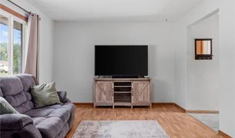 908 38th Ave, Anoka, MN 55303