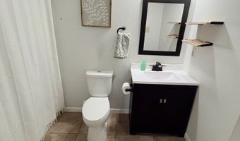 6826 Earlswood Dr, Indianapolis, IN 46217