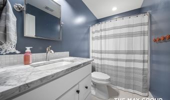 5354 Pinnacle Point Dr NE, Ada, MI 49301
