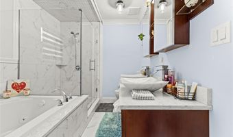 123 Columbus Blvd, Amityville, NY 11701