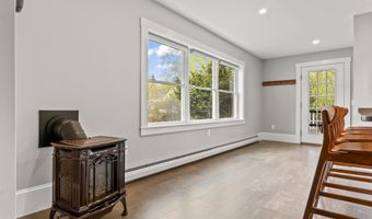 7 John St, Belfast, ME 04915