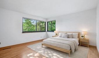 1015 Oneida Cir, Ashland, OR 97520