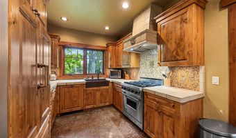 500 Wild Swan Trl, Bigfork, MT 59911