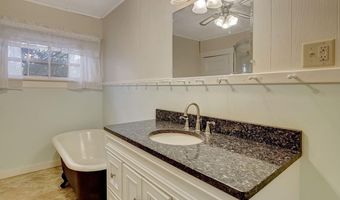 823 N 11th St, Beatrice, NE 68310