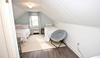 139 Coggeshall Ave, Newport, RI 02840