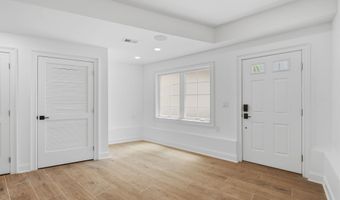 14 W 49TH St Duplex, Bayonne, NJ 07002