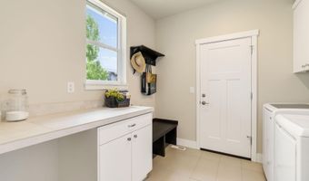 20693 SE Cougar Peak Dr, Bend, OR 97702