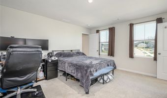 1112 Hidden Lake Blvd, Akron, OH 44312