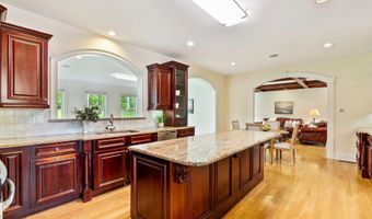 64 Warren Gln, Burlington, CT 06013
