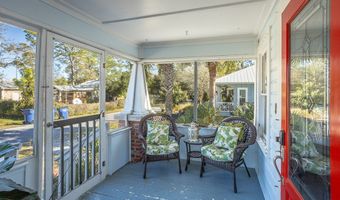 134 Sawyer Ln, Apalachicola, FL 32320
