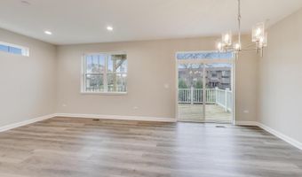 387 Masters Dr, Addison, IL 60101