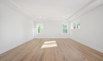 7026 RENITA Ln, Bethesda, MD 20817