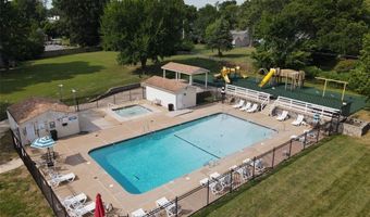 128 Shadalane Unit # A Walk, Ballwin, MO 63011