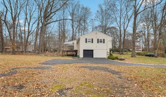 8 Apple Blossom Ct, Airmont, NY 10952