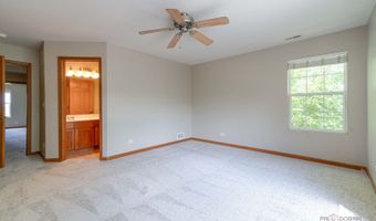 2636 Pondview Dr, Algonquin, IL 60102