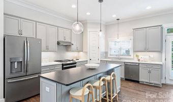 3030 Attaberry Dr, Charlotte, NC 28205