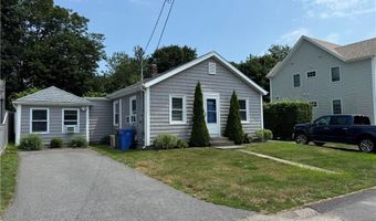 53 Center Ave, Middletown, RI 02842