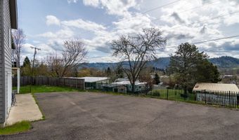 166 NW MELLOR Loop, Winston, OR 97496