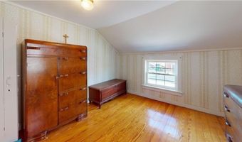26 Freebody St, Newport, RI 02840