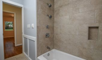 11 Shadow Ln, Apalachicola, FL 32320