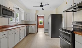 20 Bowen St, East Providence, RI 02916