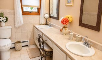 88 Storm Jib Ct, Bayville, NJ 08721