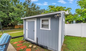 303 LAKEWAY Ln, Apollo Beach, FL 33572