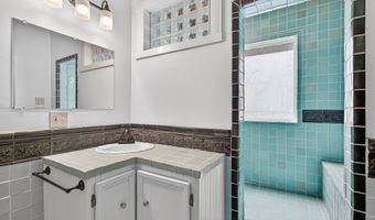19 Gresham St, Ashland, OR 97520