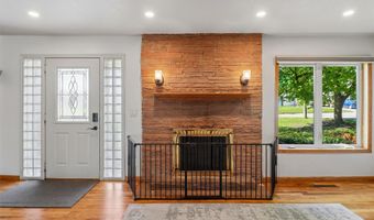 603 1st St E, Altoona, IA 50009