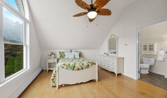 29 Weatherdeck Dr, Bourne, MA 02532