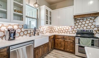 110 War Wagon Cir, Millsap, TX 76066