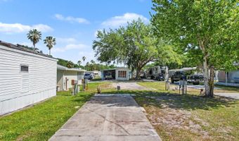 58 Leisure Dr, Auburndale, FL 33823