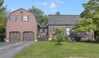 45 E St, Bristol, RI 02809