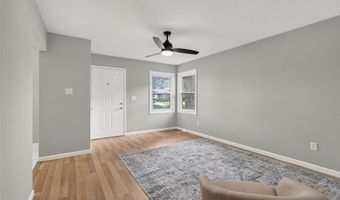215 25th Ave SW, Altoona, IA 50009