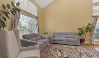 2324 Tracy Ln, Algonquin, IL 60102