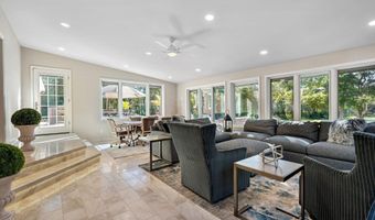 301 22nd St NW, Austin, MN 55912