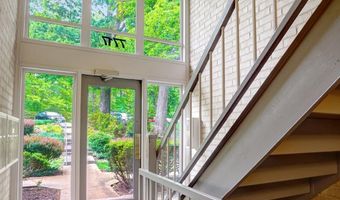 7717 DONNYBROOK Ct 103, Annandale, VA 22003