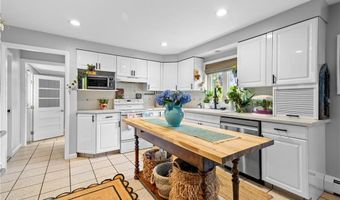17 Golini Dr, Johnston, RI 02919