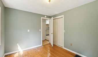 117 E Pershing St, Bloomfield, CT 06002
