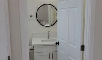 1170 Wanaka St A, Honolulu, HI 96818
