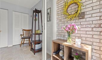 755 Williamsburg Cir, Warwick, RI 02886