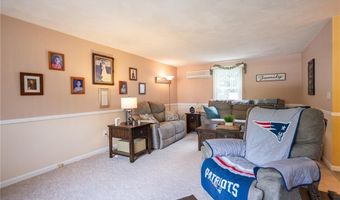 9 Patricia Dr, North Providence, RI 02904