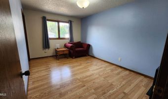 2903 Vancouver Ln, Bismarck, ND 58503